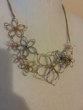 Rose gold, silver and yellow gold flower necklace